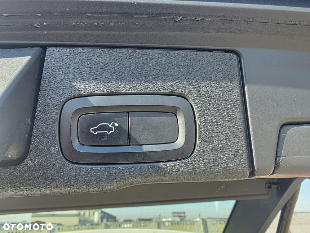 Volvo XC 60 D4 SCR AWD R-Design - 30