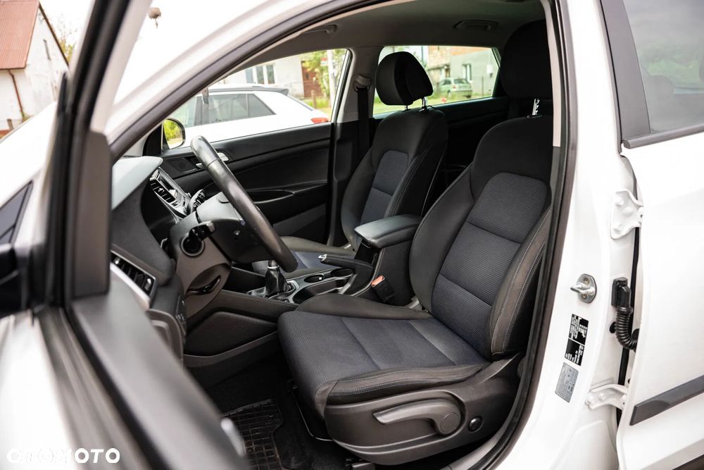 Hyundai Tucson 1.6 GDI BlueDrive Comfort 2WD - 11