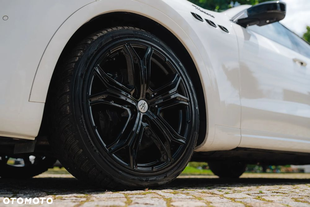 Maserati Levante - 17