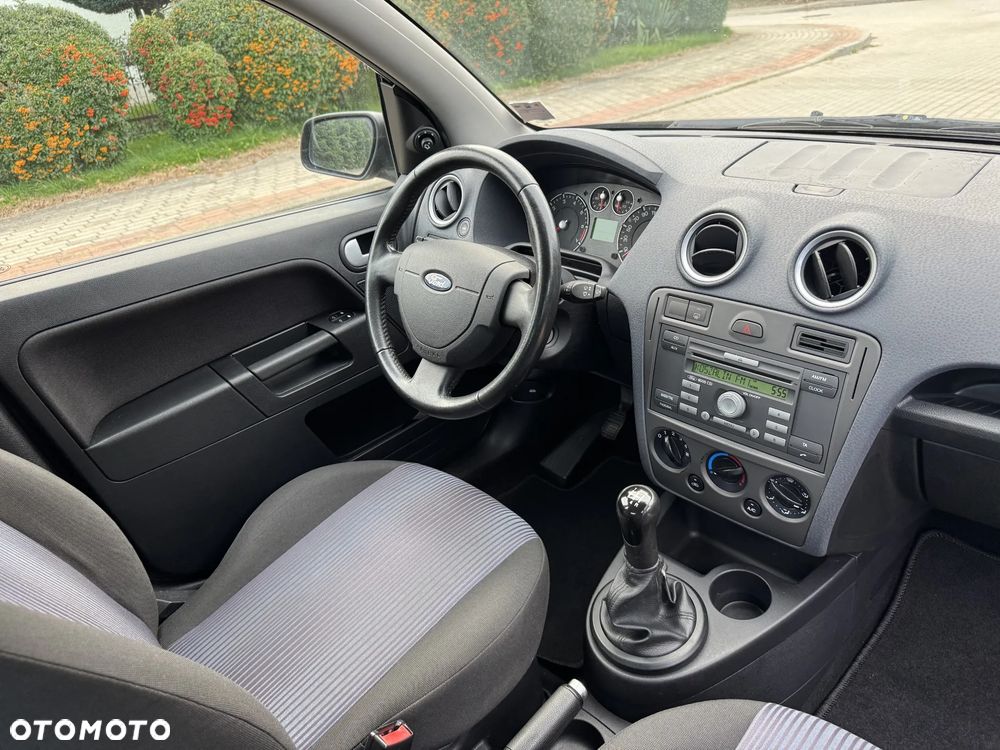 Ford Fusion - 26