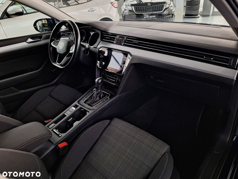 Volkswagen Passat - 16