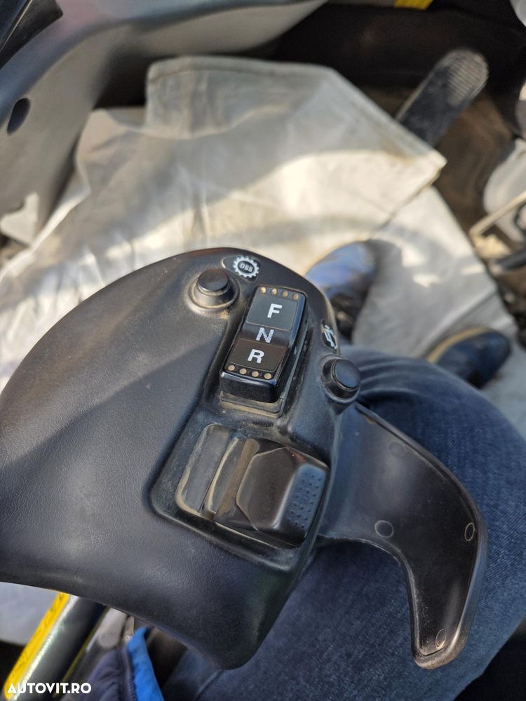 Hitachi Cupa 5mc, 28tone, ANVELOPE NOI, VIRARE prin JOYSTICk, Gresare automata, Inaltiime basculare cupa 4,3m, Lama noua la cupa, produs in JAPONIA, camera luat vederi spate, posibilitate leasing, motor 282 CP, STARE BUNA, PROMOTIE 86.900 EUR+tva - 11