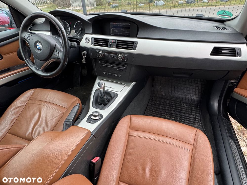 BMW Seria 3 320i - 10
