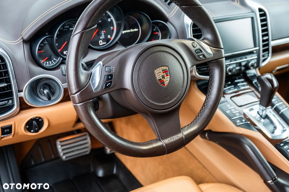 Porsche Cayenne Turbo - 11