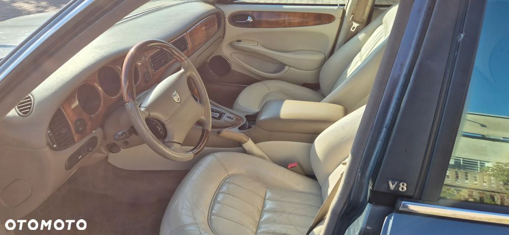 Jaguar XJ - 6