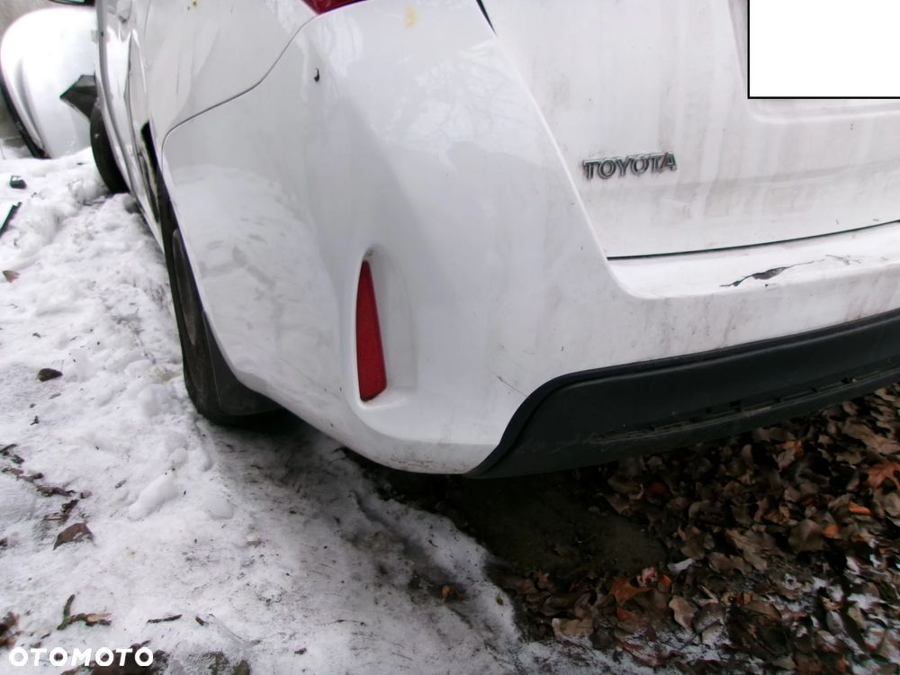 ZDERZAK TYŁ TOYOTA AURIS II  KOMBI 040 12-15 - 1