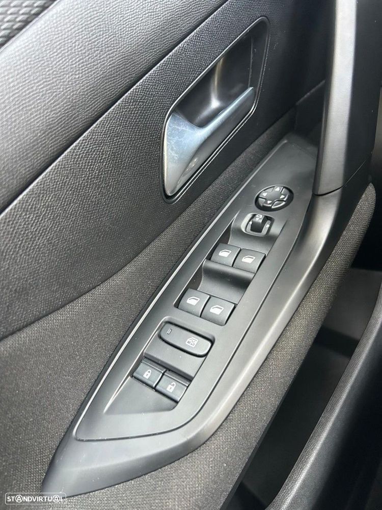 Peugeot 308 SW 1.2 Hybrid Style e-DCS6 - 12