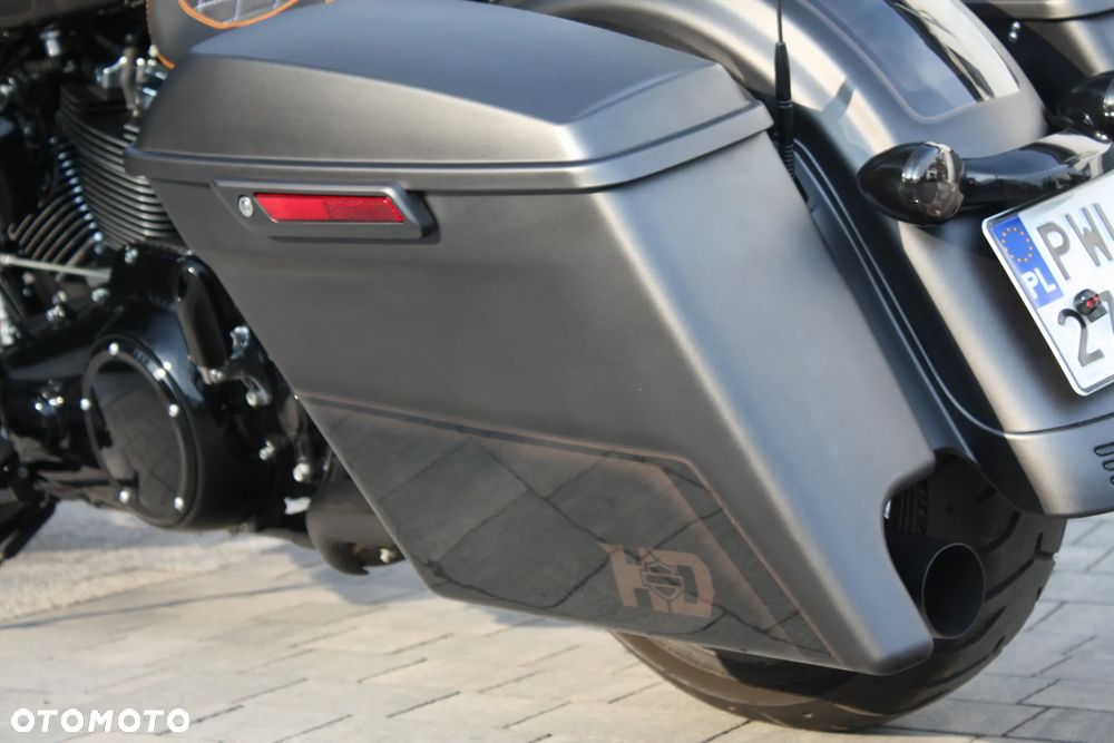 Harley-Davidson Touring Road Glide - 25