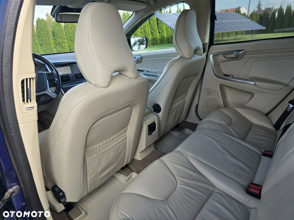Volvo XC 60 - 22