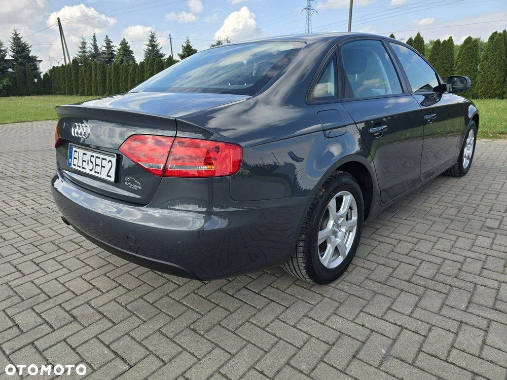 Audi A4 Limousine - 9