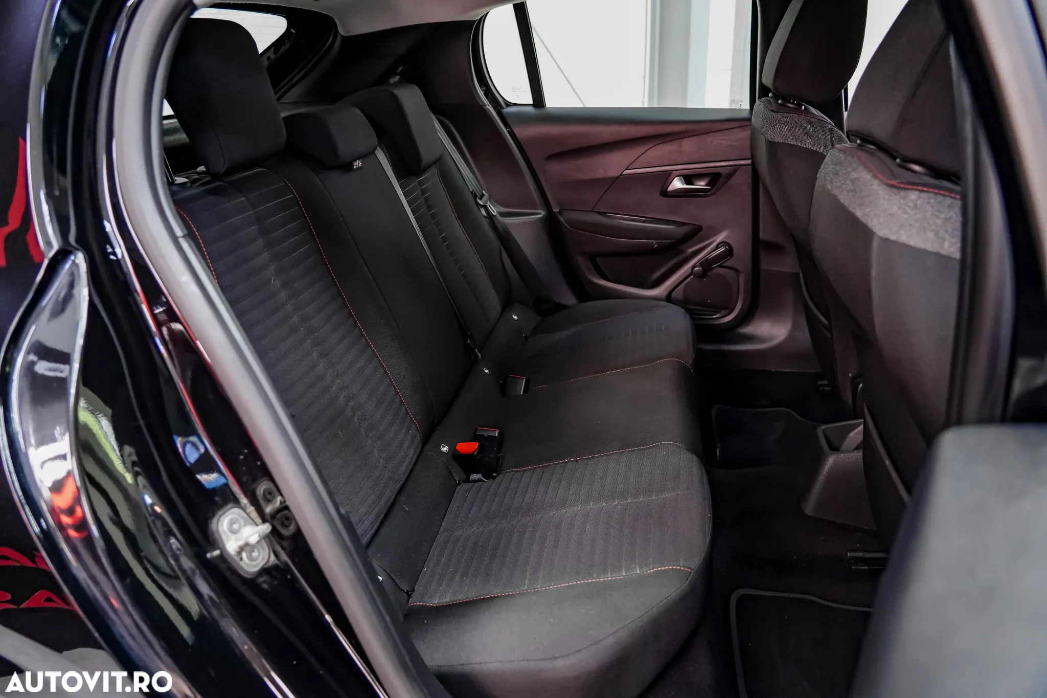 Peugeot 208 1.2 L PureTech STT Active - 9