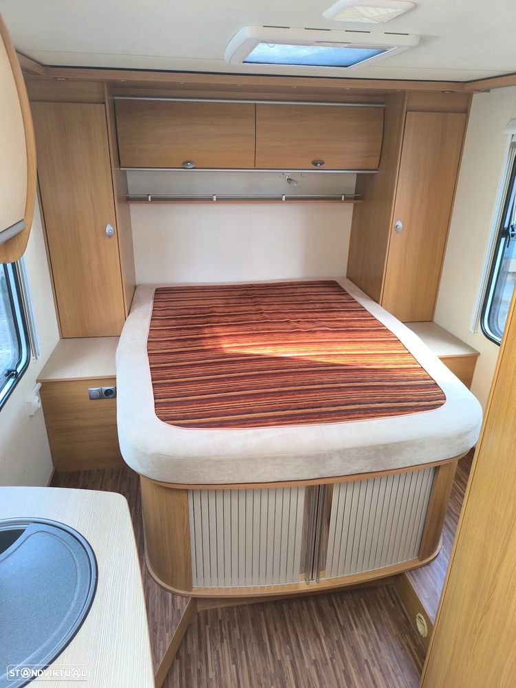 Burstner Nexxo Cama central apenas 6.8M - 6
