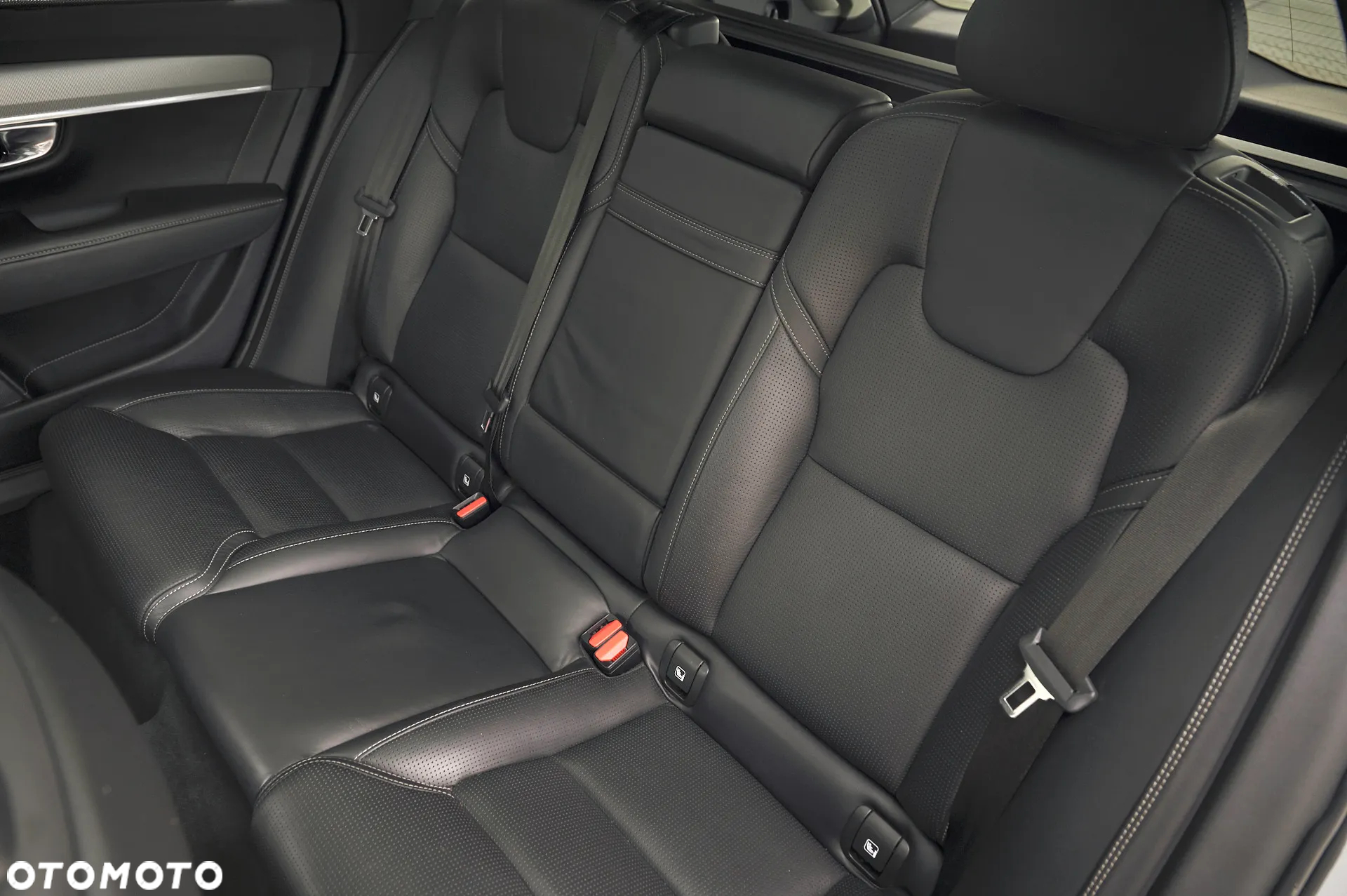 Volvo V90 D5 AWD Geartronic Inscription - 29