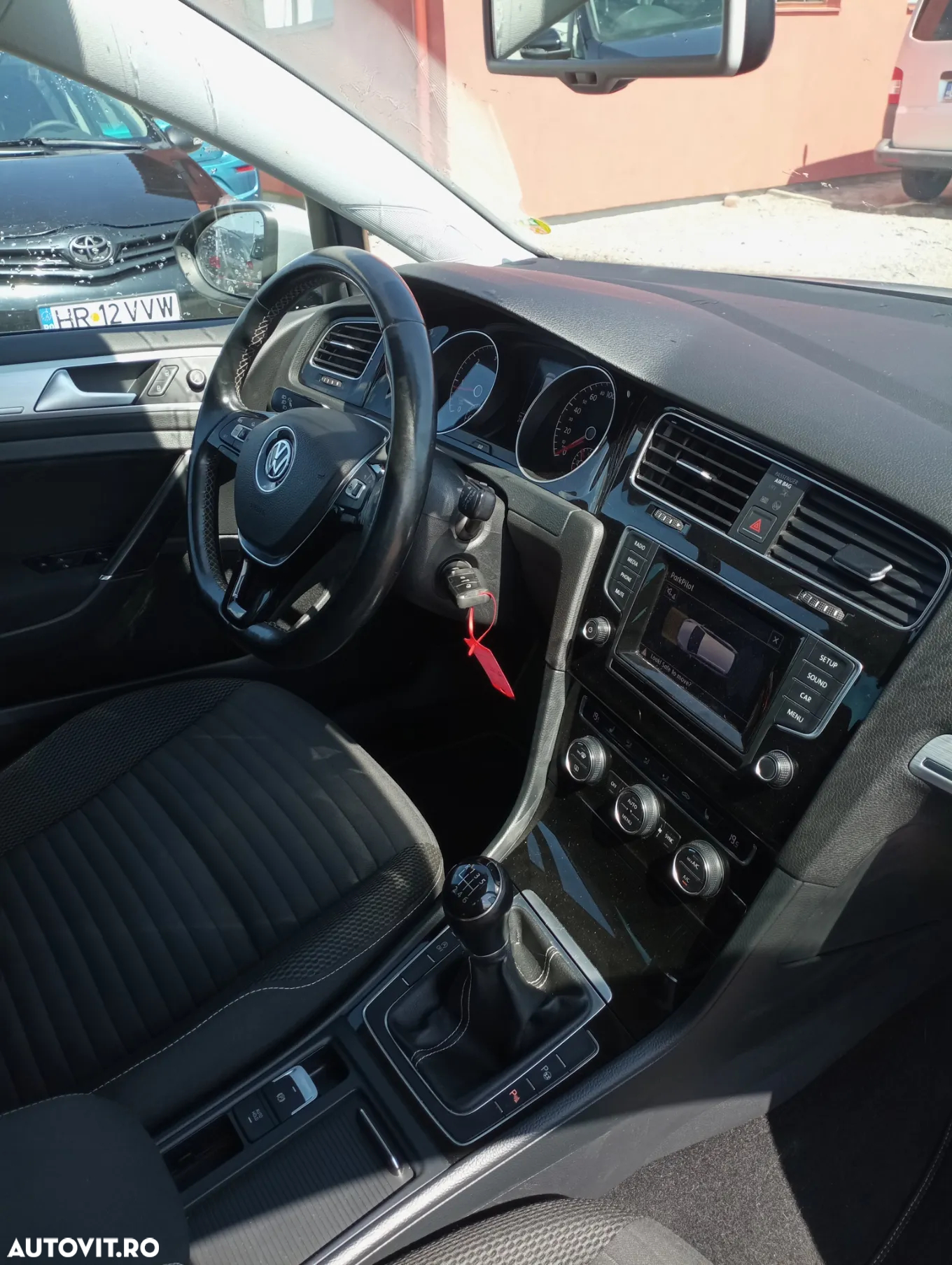 Volkswagen Golf - 11