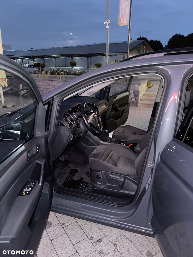 Volkswagen Touran - 9