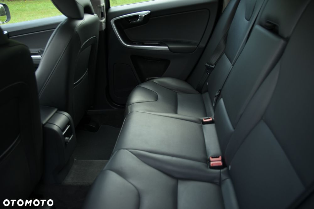 Volvo XC 60 D3 Drive-E Ocean Race - 29