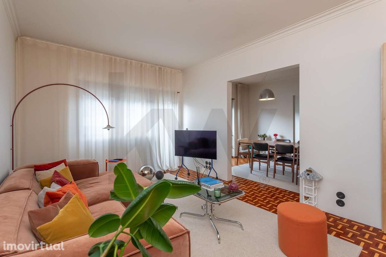 Entrecampos | T2-T3 c/ varanda, arrecadação e renovado por Atelier de - Grande imagem: 3/45