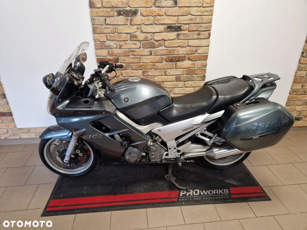 Yamaha FJR - 27