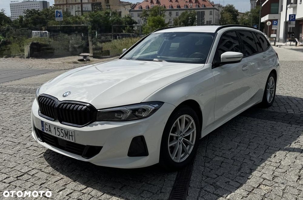 BMW Seria 3 318d mHEV - 4