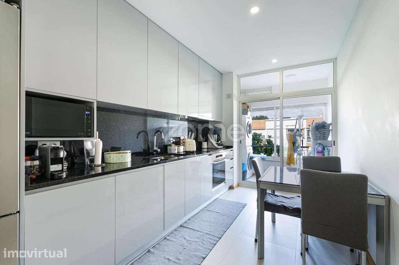 Apartamento T2 com Suíte e Garagem em Vilar do Paraíso – Gaia - Grande imagem: 2/25