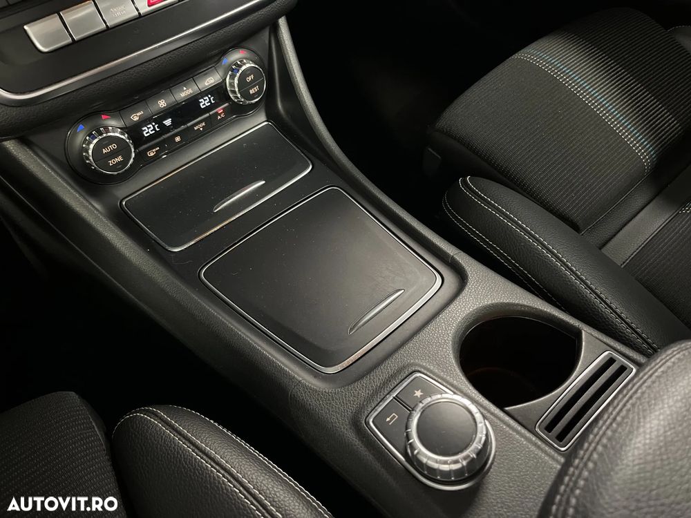 Mercedes-Benz CLA 180 7G-DCT Urban - 23