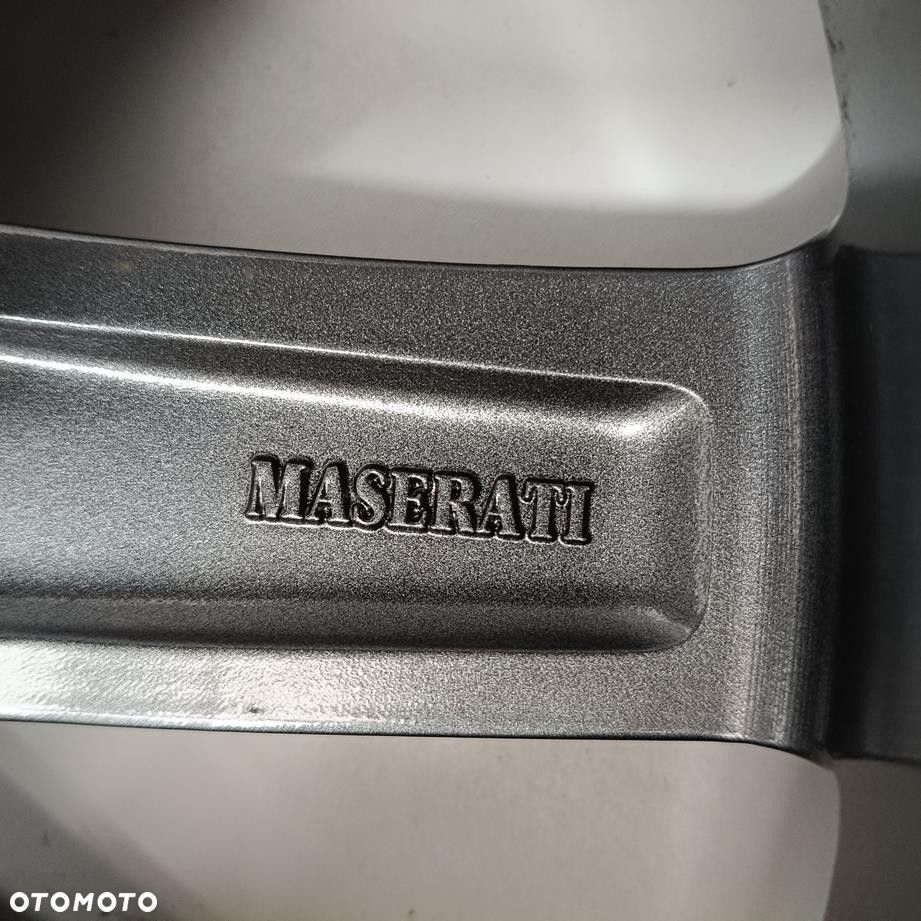 Alufelga 5x114,3 19 Maserati Levante 670044704 (F8440) - 5