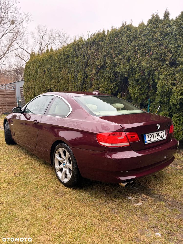 BMW Seria 3 330i - 16