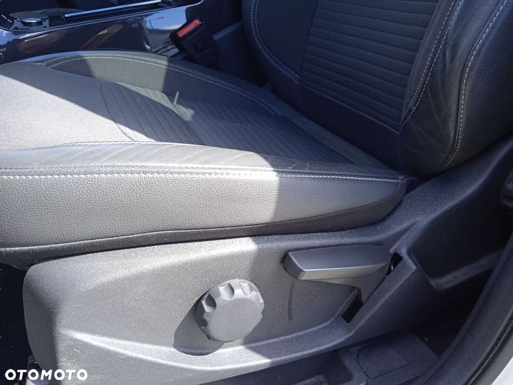 Ford Kuga 1.5 EcoBoost 2x4 Titanium - 34