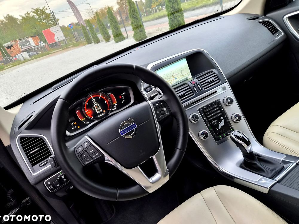 Volvo XC 60 D4 AWD Geartronic Summum - 23