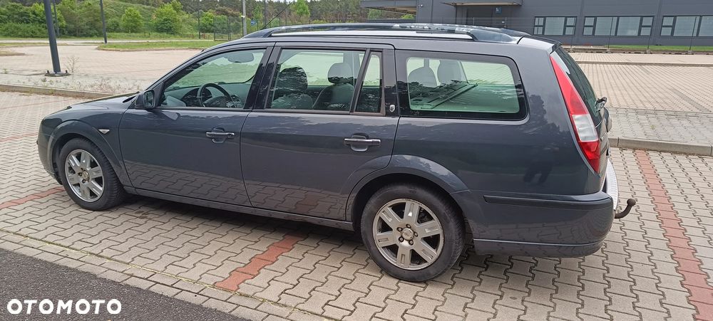Ford Mondeo 2.0 Ghia - 8