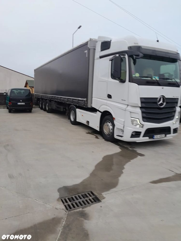 Mercedes-Benz Actros - 3