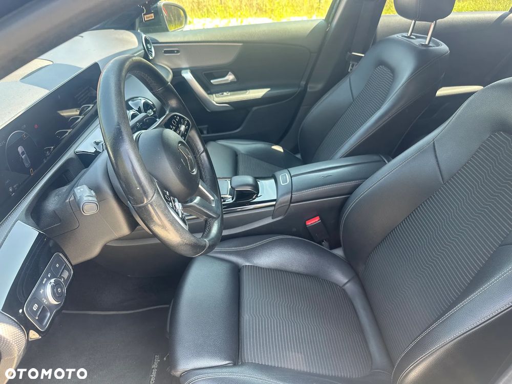 Mercedes-Benz Klasa A 180 Progressive 7G-DCT - 16