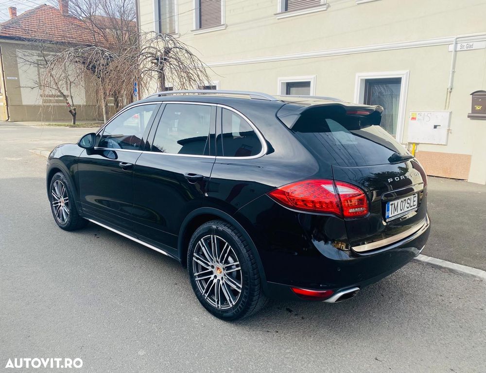 Porsche Cayenne - 9