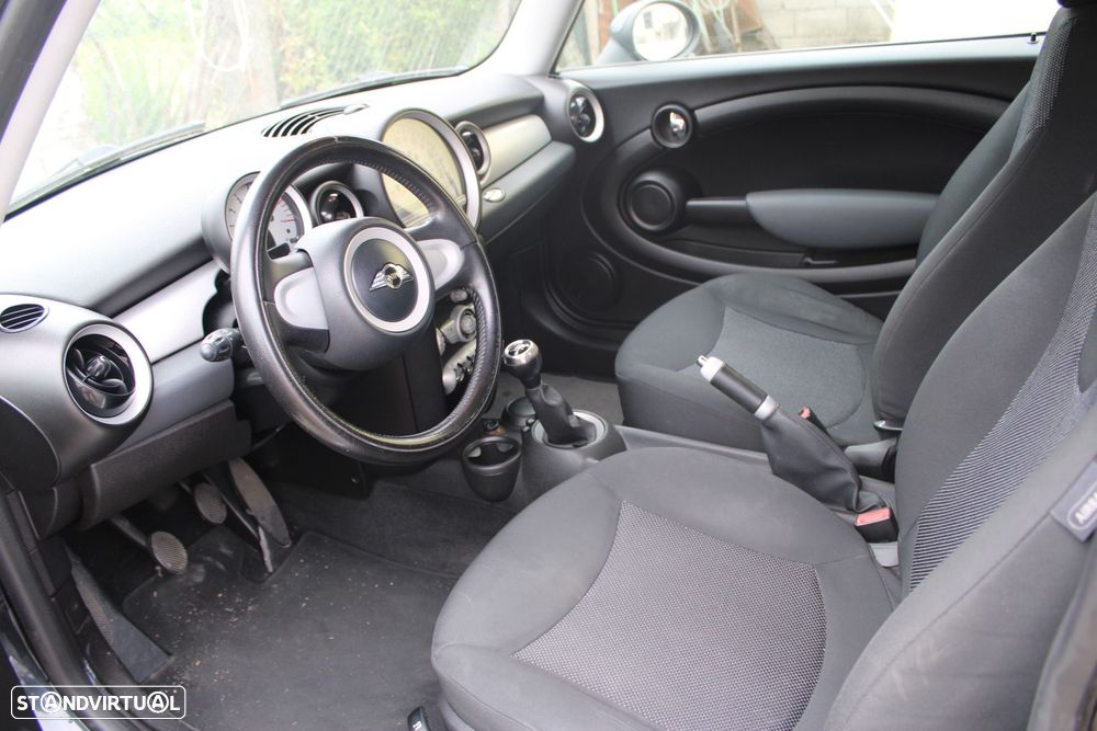 MINI 3 Portas Cooper D - 7