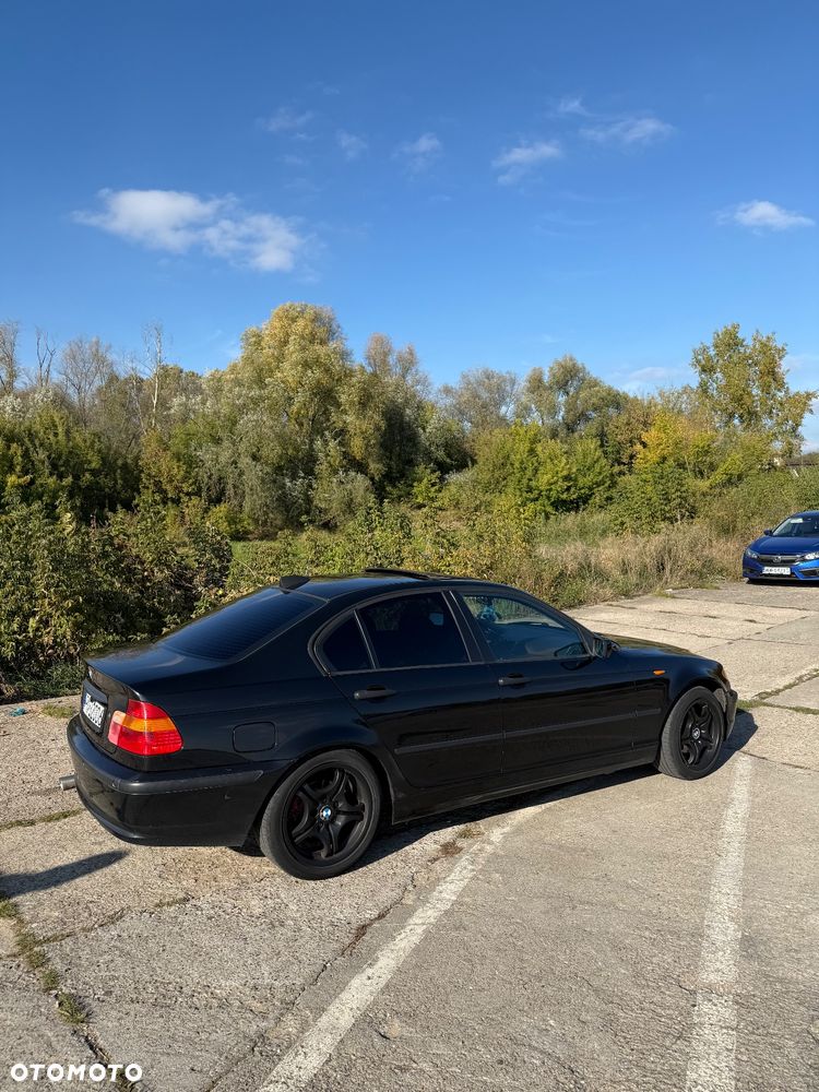 BMW Seria 3 318i - 3