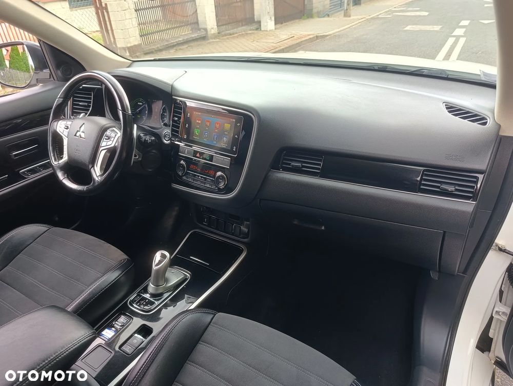 Mitsubishi Outlander 2.4 4WD Diamant+ - 14