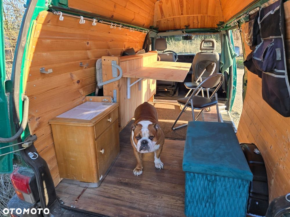 Volkswagen Transporter - 12