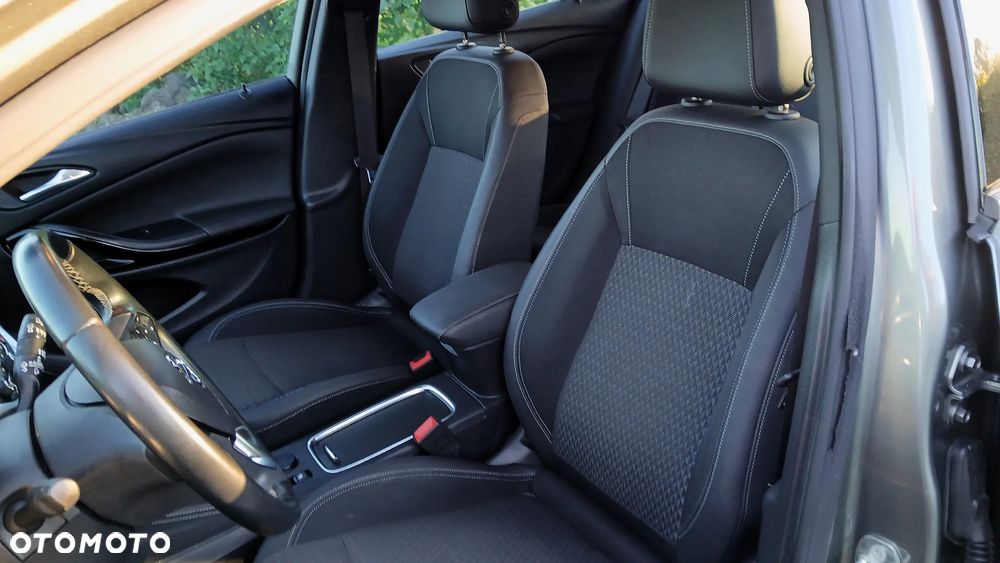 Opel Astra 1.4 Turbo Business - 11