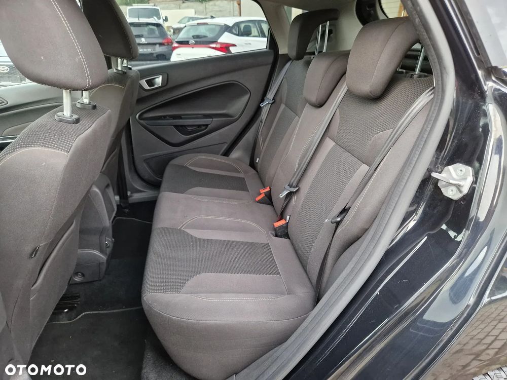 Ford Fiesta - 32