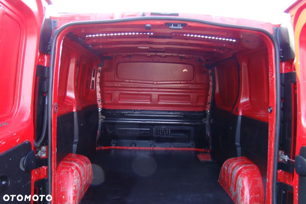 Renault Trafic - 12