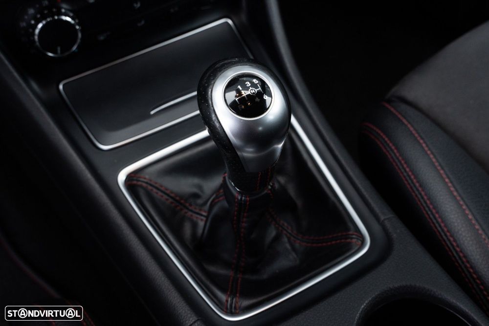 Mercedes-Benz CLA 180 d AMG Line - 24