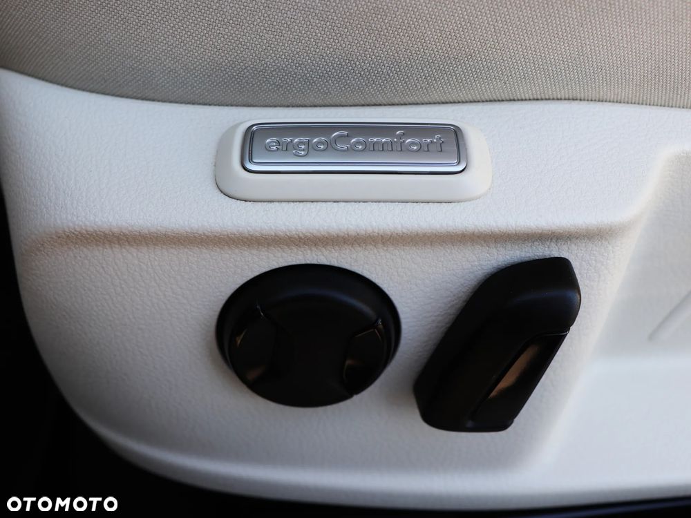 Volkswagen Passat 2.0 TDI SCR DSG Comfortline - 14