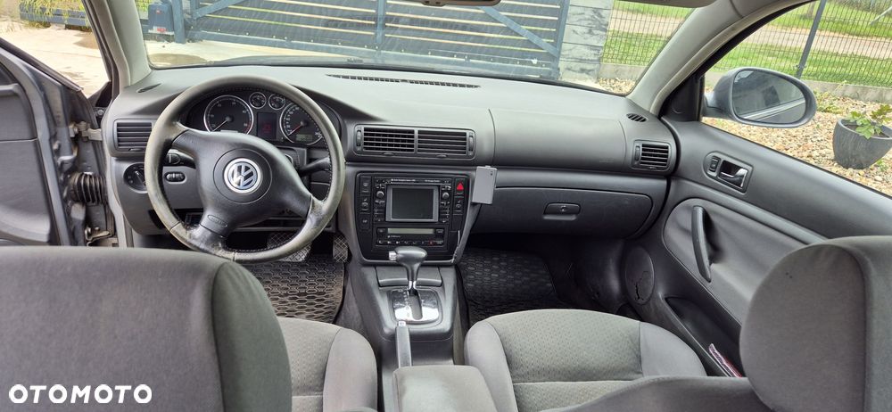 Volkswagen Passat - 2