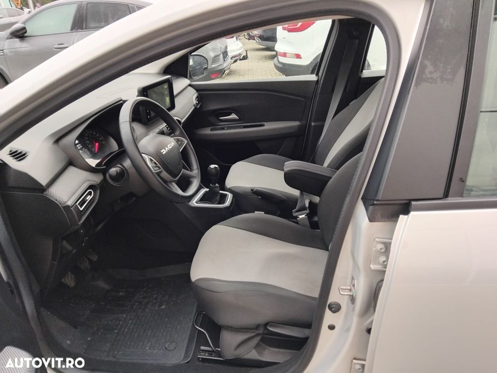 Dacia Logan TCe 90 MT6 Journey - 8