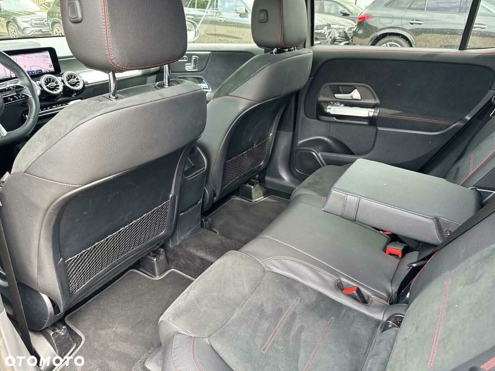 Mercedes-Benz GLB 200 AMG Line 7G-DCT - 16