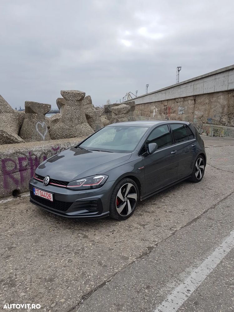 Volkswagen Golf 2.0 TSI DSG GTI - 2