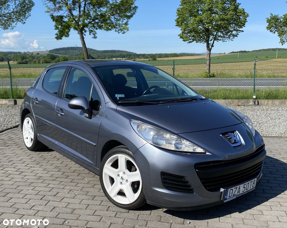 Peugeot 207 - 1