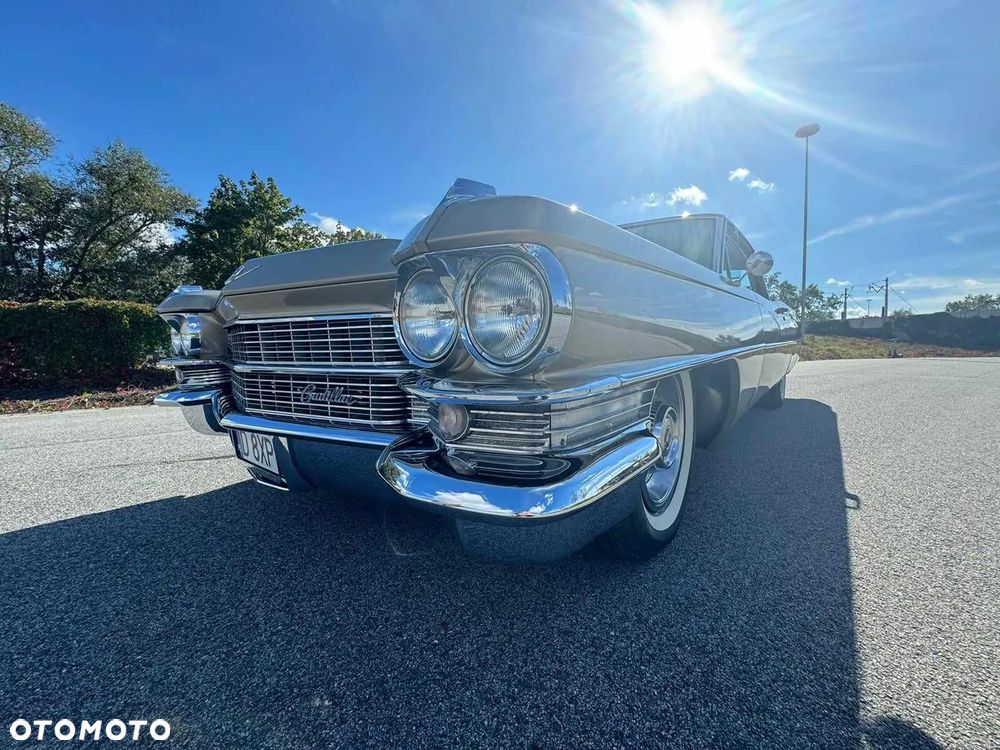 Cadillac Deville - 8