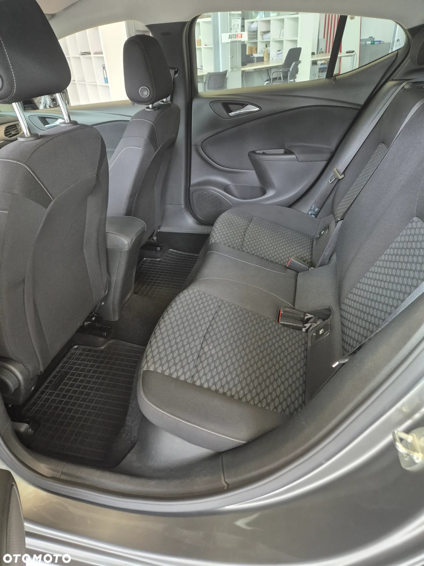Opel Astra V 1.2 T Elegance S&S - 11