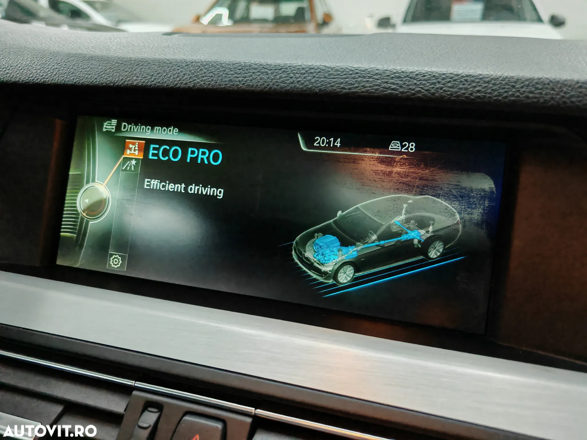 BMW Seria 5 520i Sport-Aut. - 31